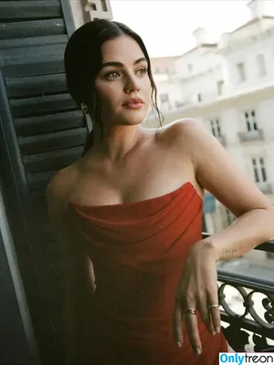 Lucy Hale / lucyhale фото голая #1054