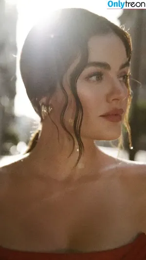 Lucy Hale / lucyhale фото голая #1059