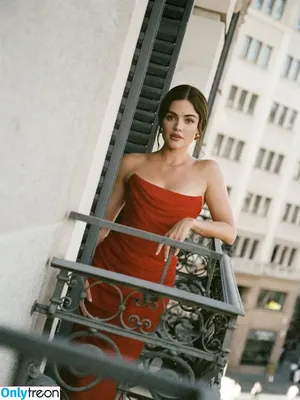 Lucy Hale / lucyhale фото голая #1064