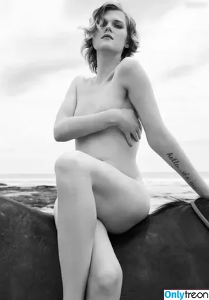 Lucy.hellenbrecht / lucyhellenbrecht.official nude photo #0004