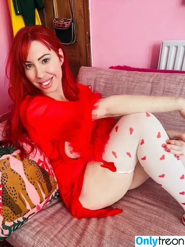 lucy-jones голая photo #1273 (lucyfjones)