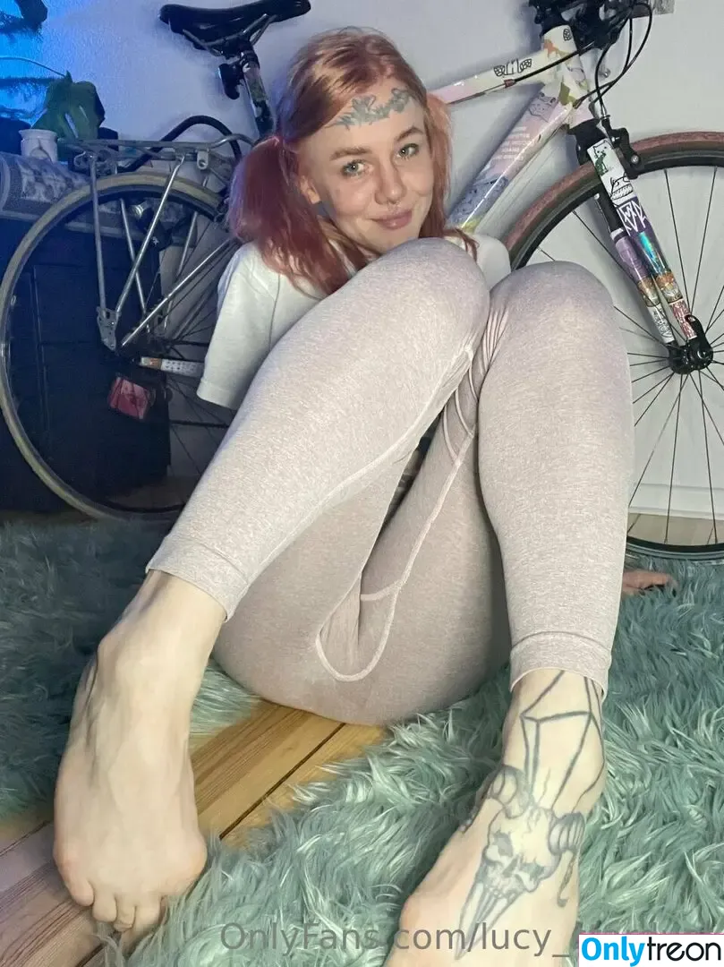 lucy_kinky nude photo #0002 (lucykinski)