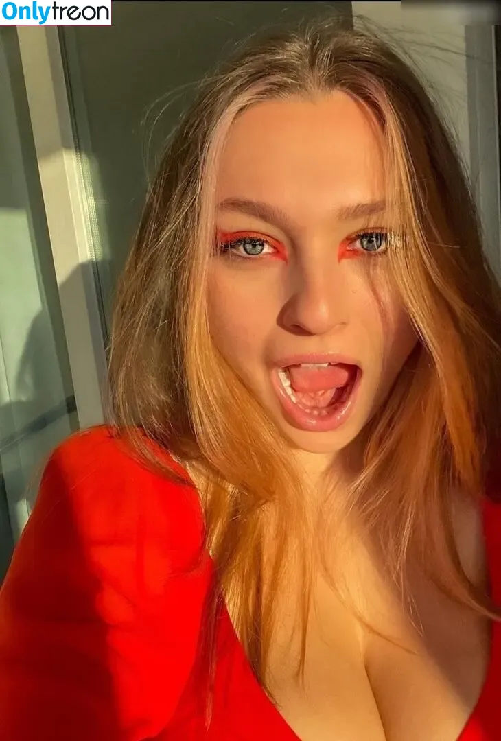 Lucy Lacht nude photo #0066 (lucy_lacht)