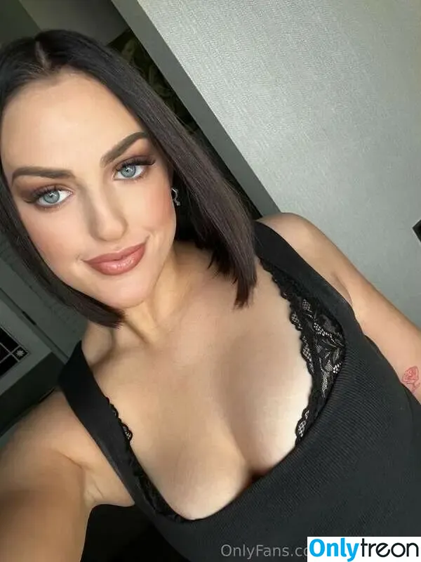 Lucy Lotus nude photo #0017 (itslucylotus / lombok_lover)