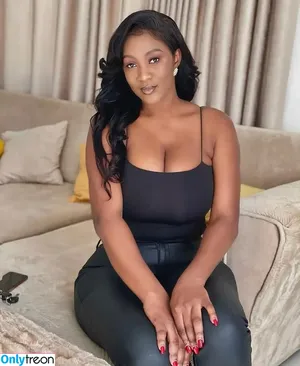 Lucy Malangh / lucy_malangh nude photo #0039