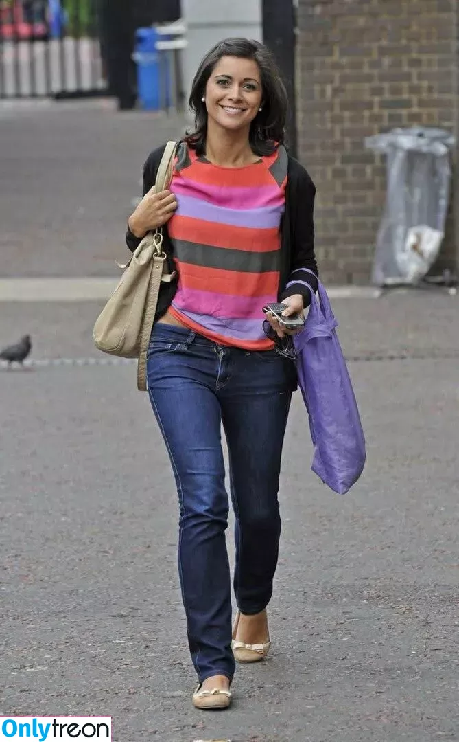 Lucy Verasamy голая photo #0013 (lucyweather / tasmin)