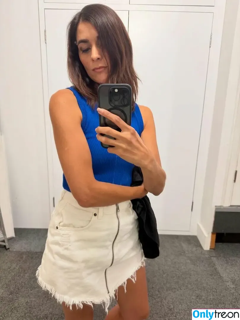 Lucy Verasamy nude photo #0056 (lucyweather / tasmin)