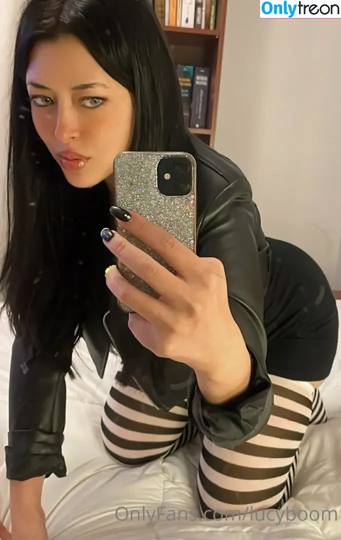 Lucyboom nude photo #0048 (anotherlucy_ / lucy_boomm)
