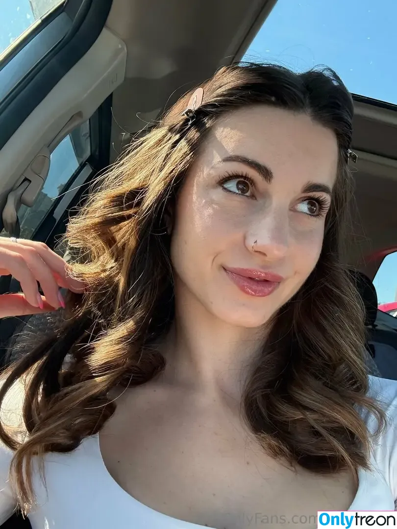 LucyCloud nude photo #0123 (lucycloudmusic)