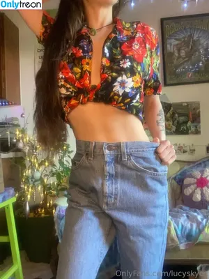 lucyskyes / Megan Bitchell's Sister / lucysykesrellie фото голая #0223
