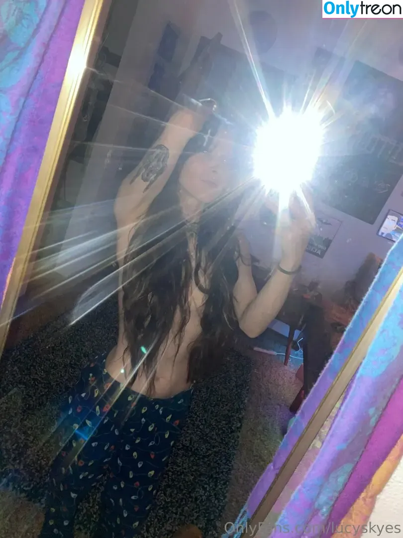 lucyskyes nude photo #0192 (Megan Bitchell's Sister / lucysykesrellie)