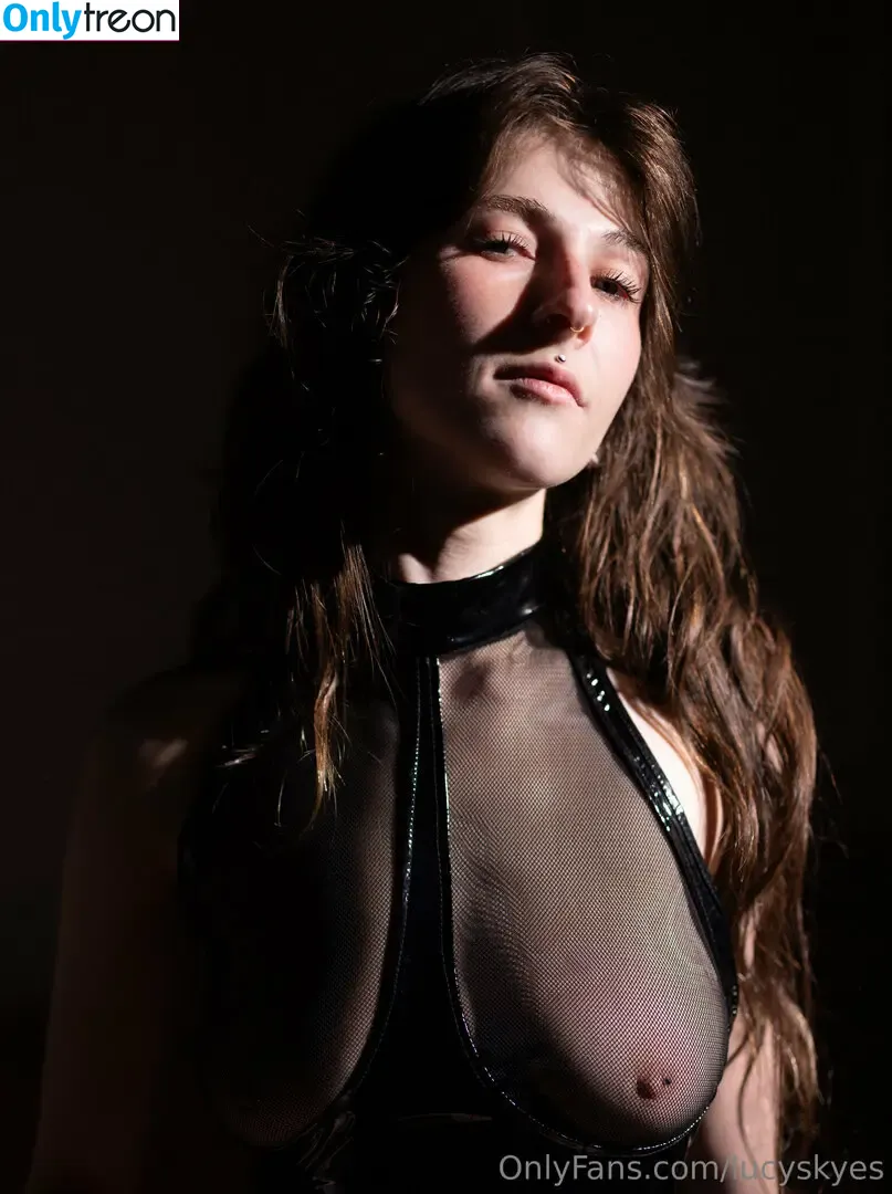 lucyskyes nude photo #0199 (Megan Bitchell's Sister / lucysykesrellie)
