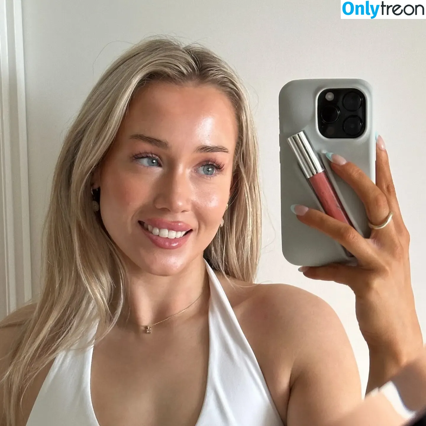 lucyveia nude photo #0012 (lucyvixen)