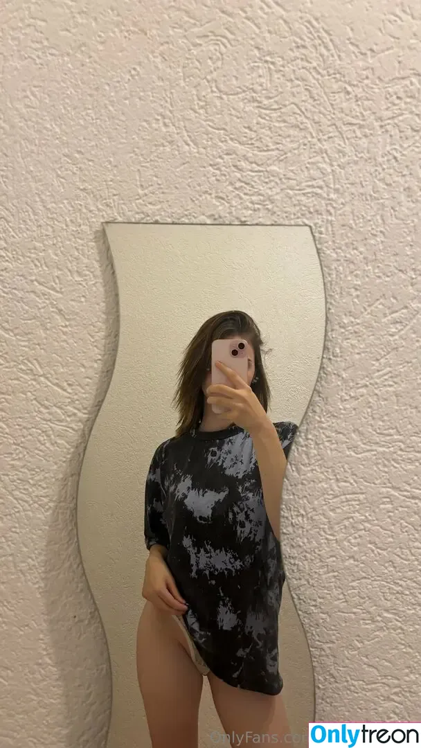 lucyymueller голая photo #0001 (lucyymueller)