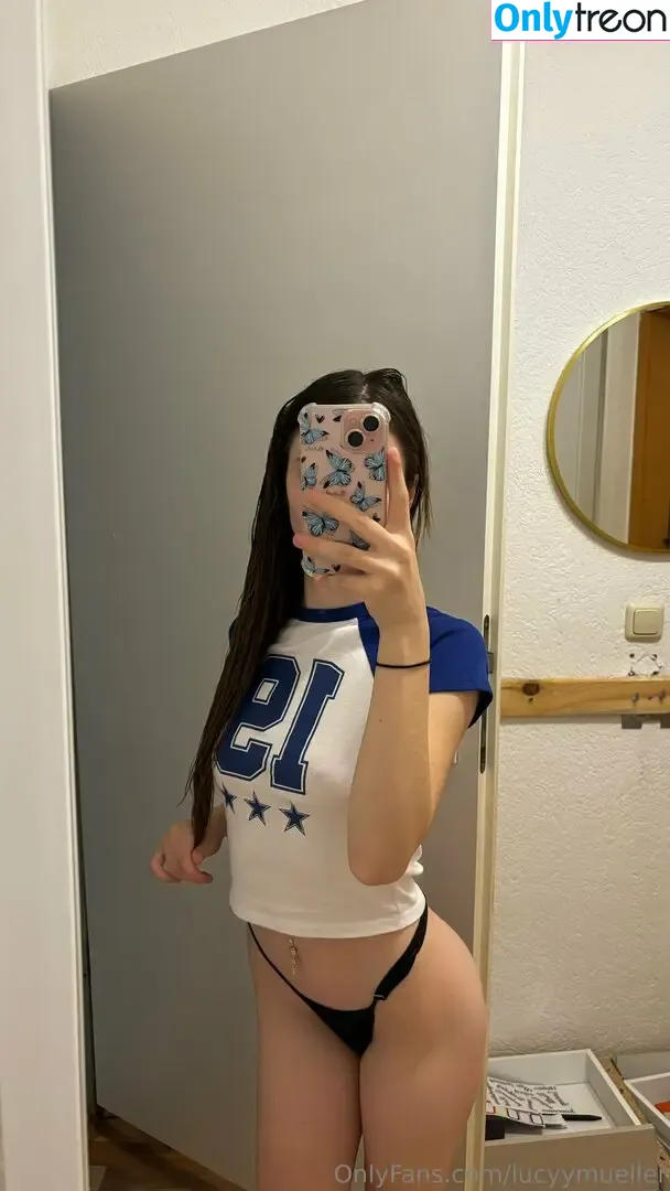 lucyymueller голая photo #0002 (lucyymueller)