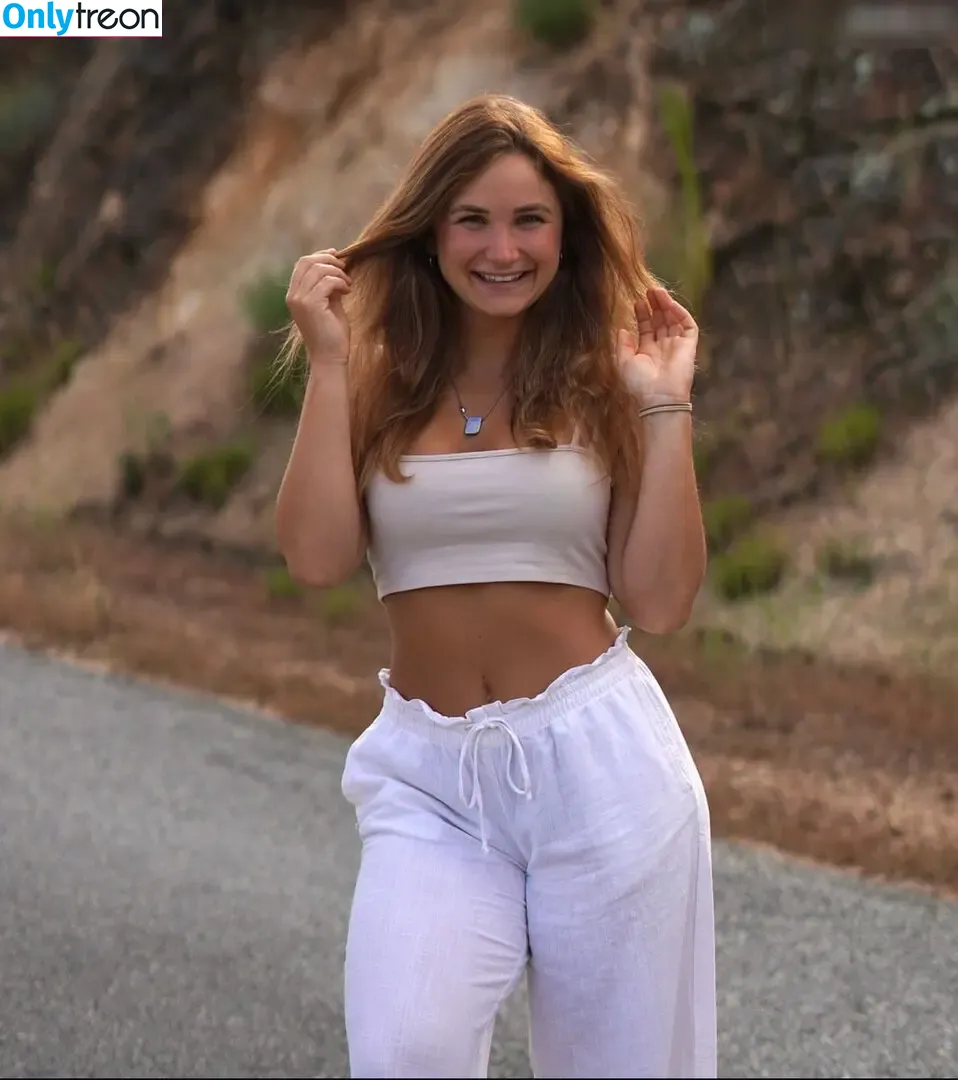 Luisa Madeline Geigle nude photo #0205 (luisa_madeleine_geigle)