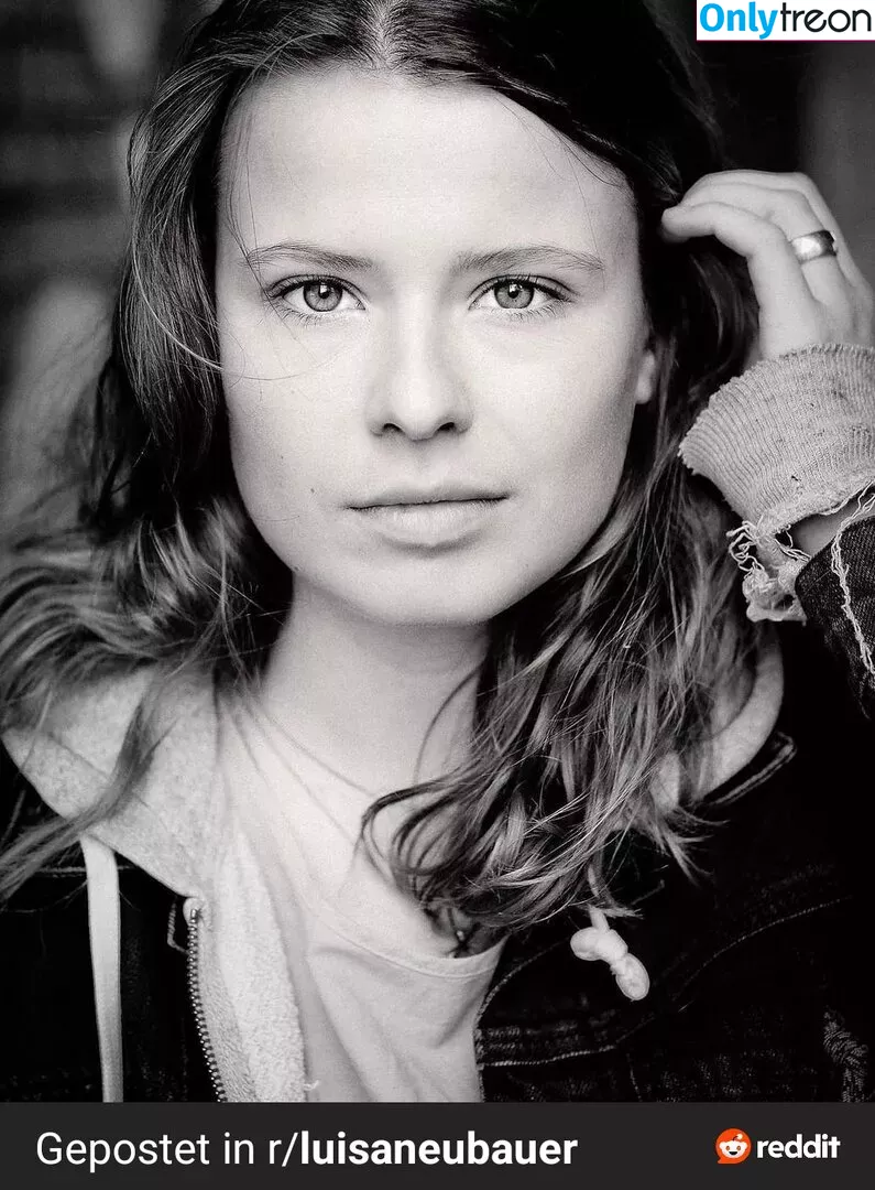 Luisa Neubauer голая photo #0121 (Luisamneubauer / luisaneubauer)