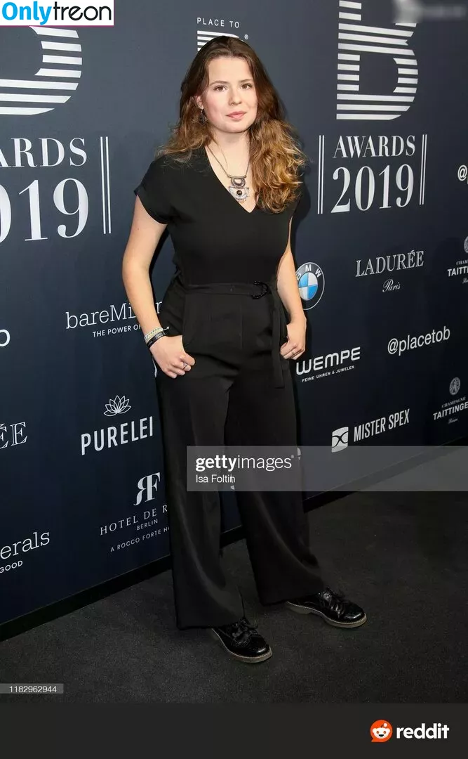 Luisa Neubauer голая photo #0127 (Luisamneubauer / luisaneubauer)