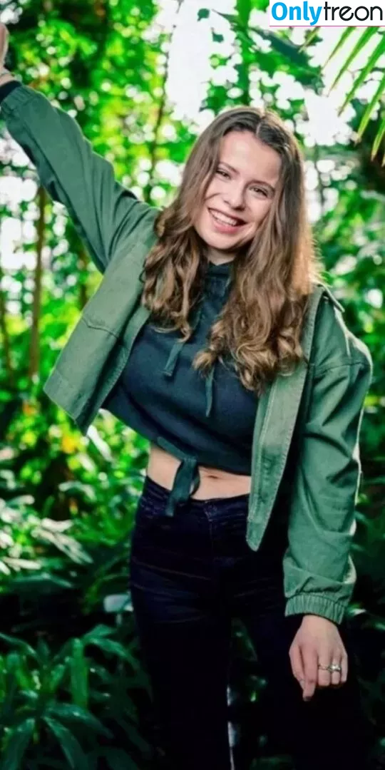 Luisa Neubauer голая photo #0187 (Luisamneubauer / luisaneubauer)