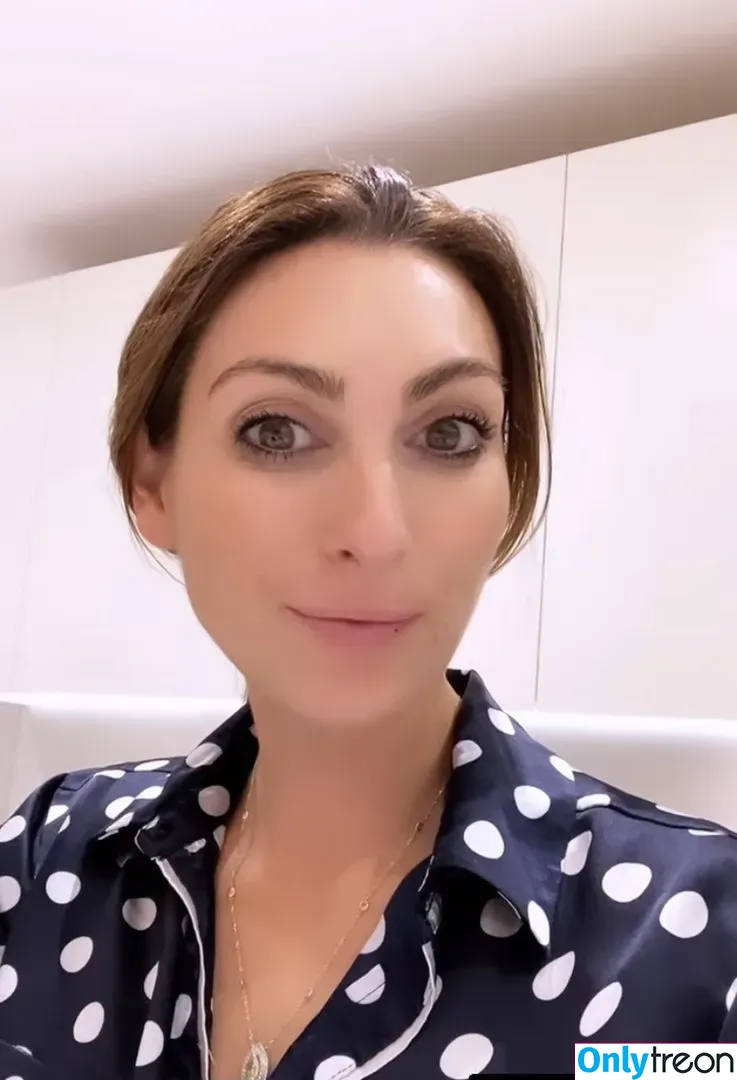 Luisa Zissman nude photo #0014 (luisazissman)