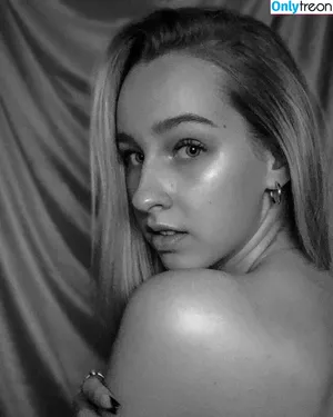 Luise Emilie Tschersich / luise_emilie_ nude photo #0002
