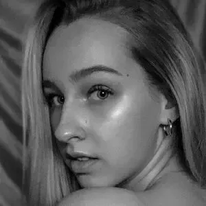 Luise Emilie Tschersich / luise_emilie_ nude photo #0007