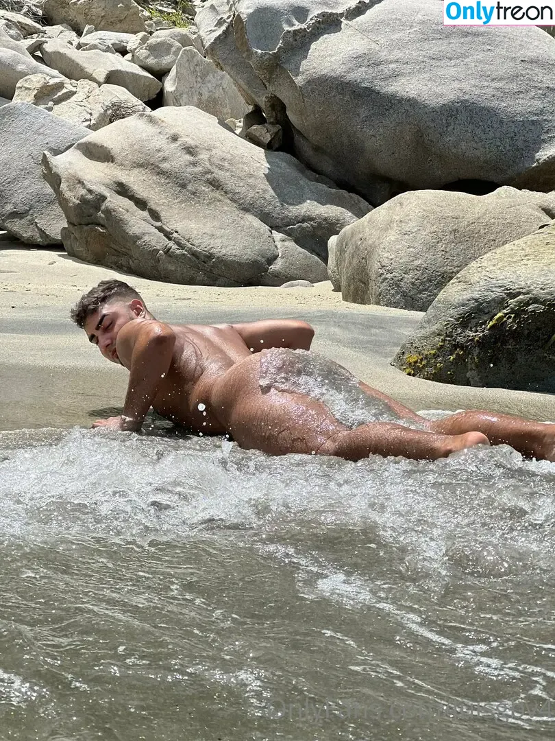 luisgbv4 nude photo #0019 (luisgbv4)