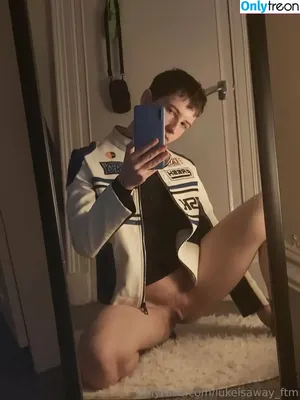 lukeisaway_ftm / luke_ftm24 nude photo #0028