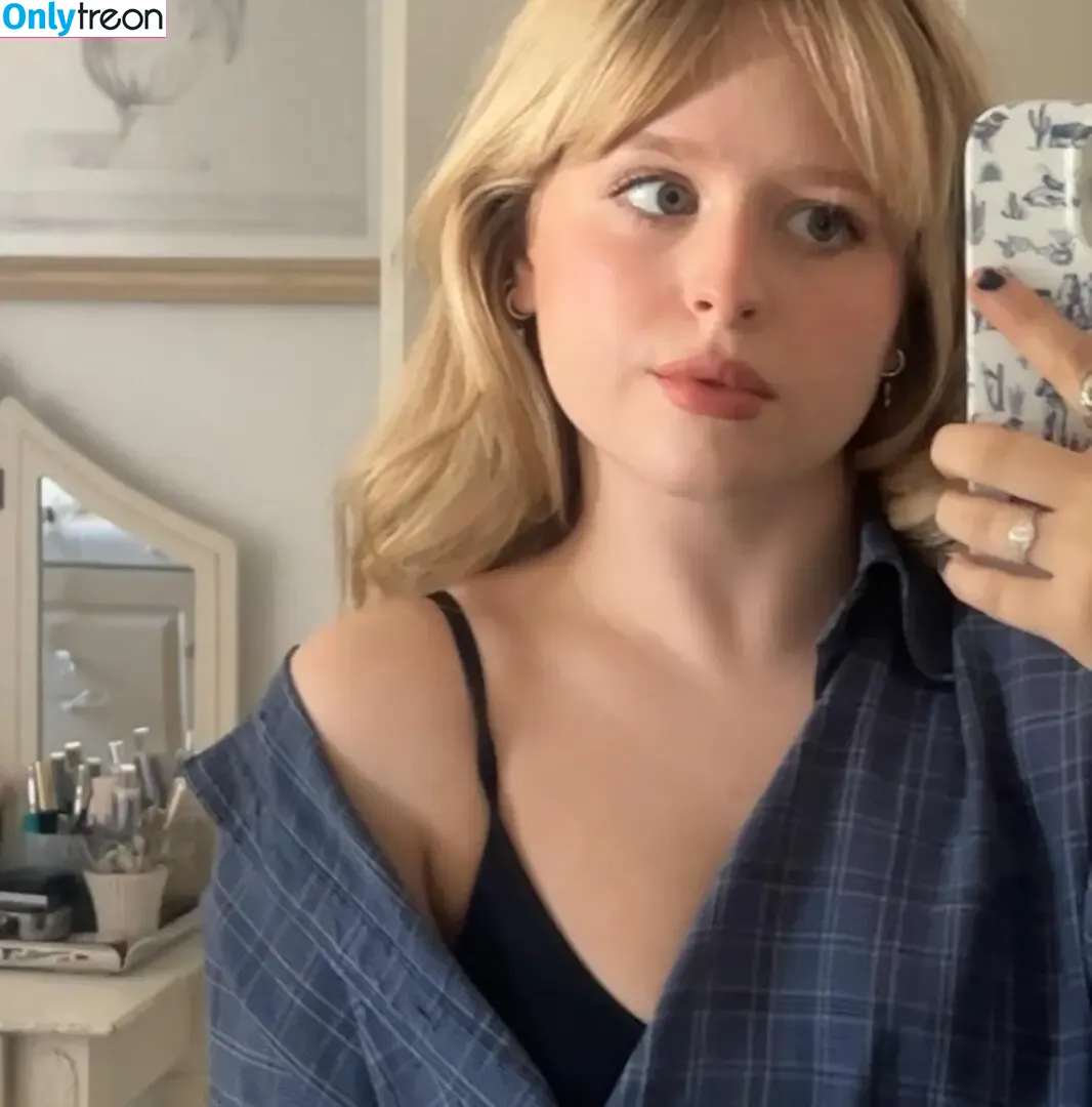 Lulu Wilson nude photo #0006 (luluswilson)