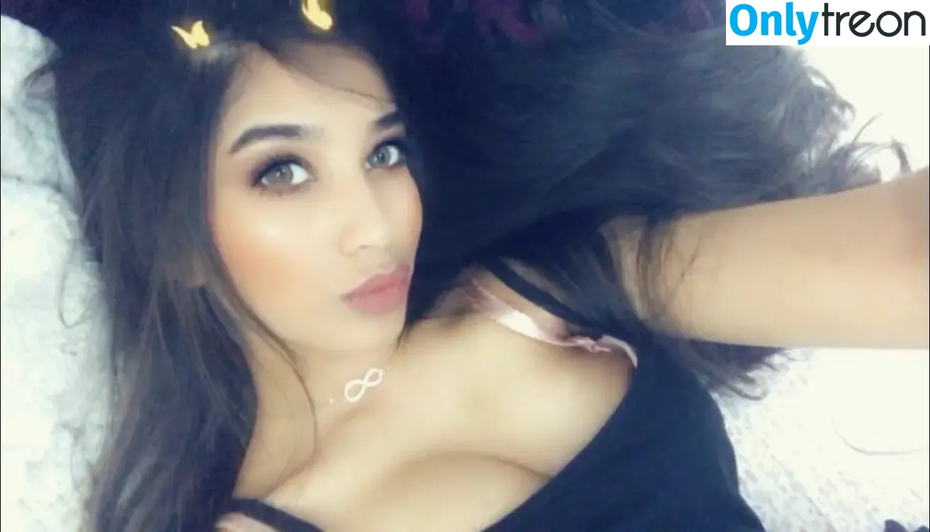 Lulwiii nude photo #0005 (lilbiii / lulwabuhsyeen)