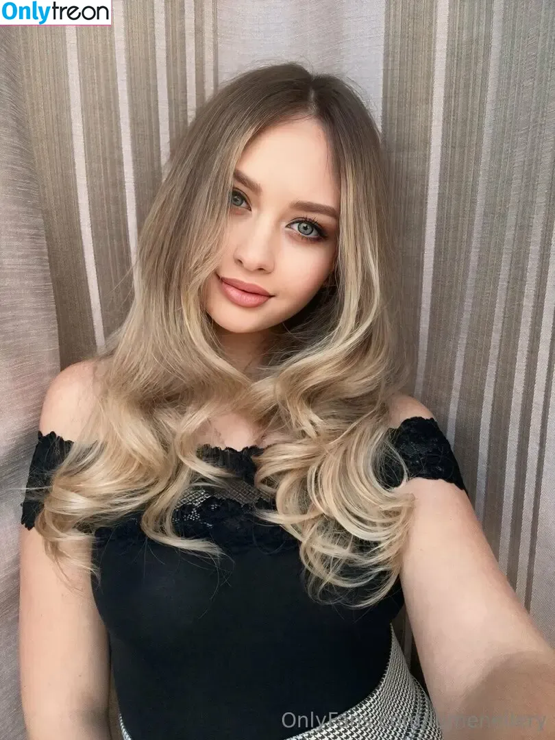 lumenellery голая photo #0006 (teamlumenary)