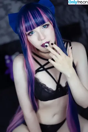 Luminavira nude photo #0003