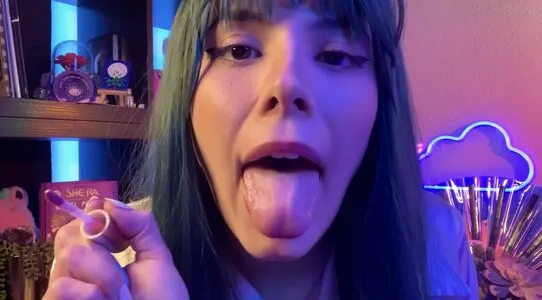 Luna Bloom / LunaBloomASMR / daisylunablossom nude photo #0055