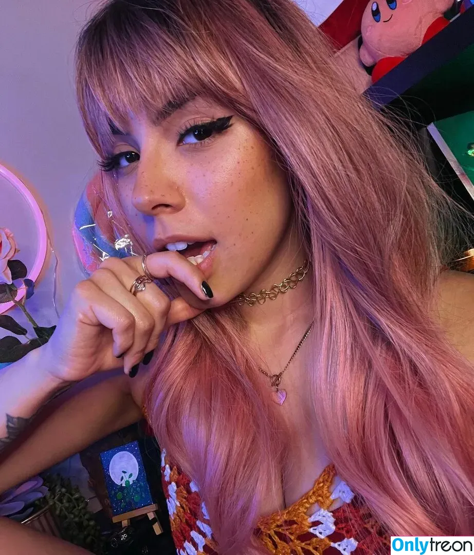 Luna Bloom nude photo #0069 (LunaBloomASMR / daisylunablossom)