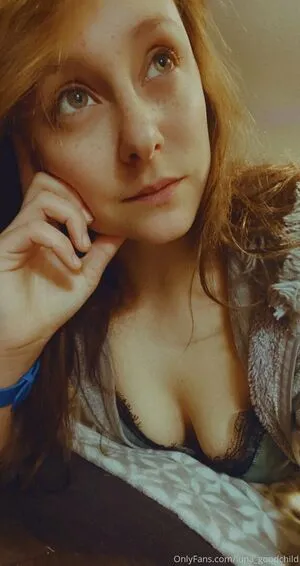 luna_goodchild / gamer_kitten92 nude photo #0001