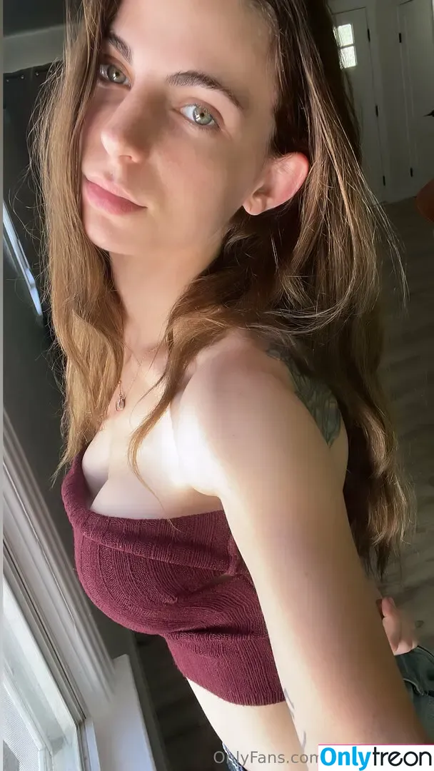 lunabennatv nude photo #0054 (luna.benna)
