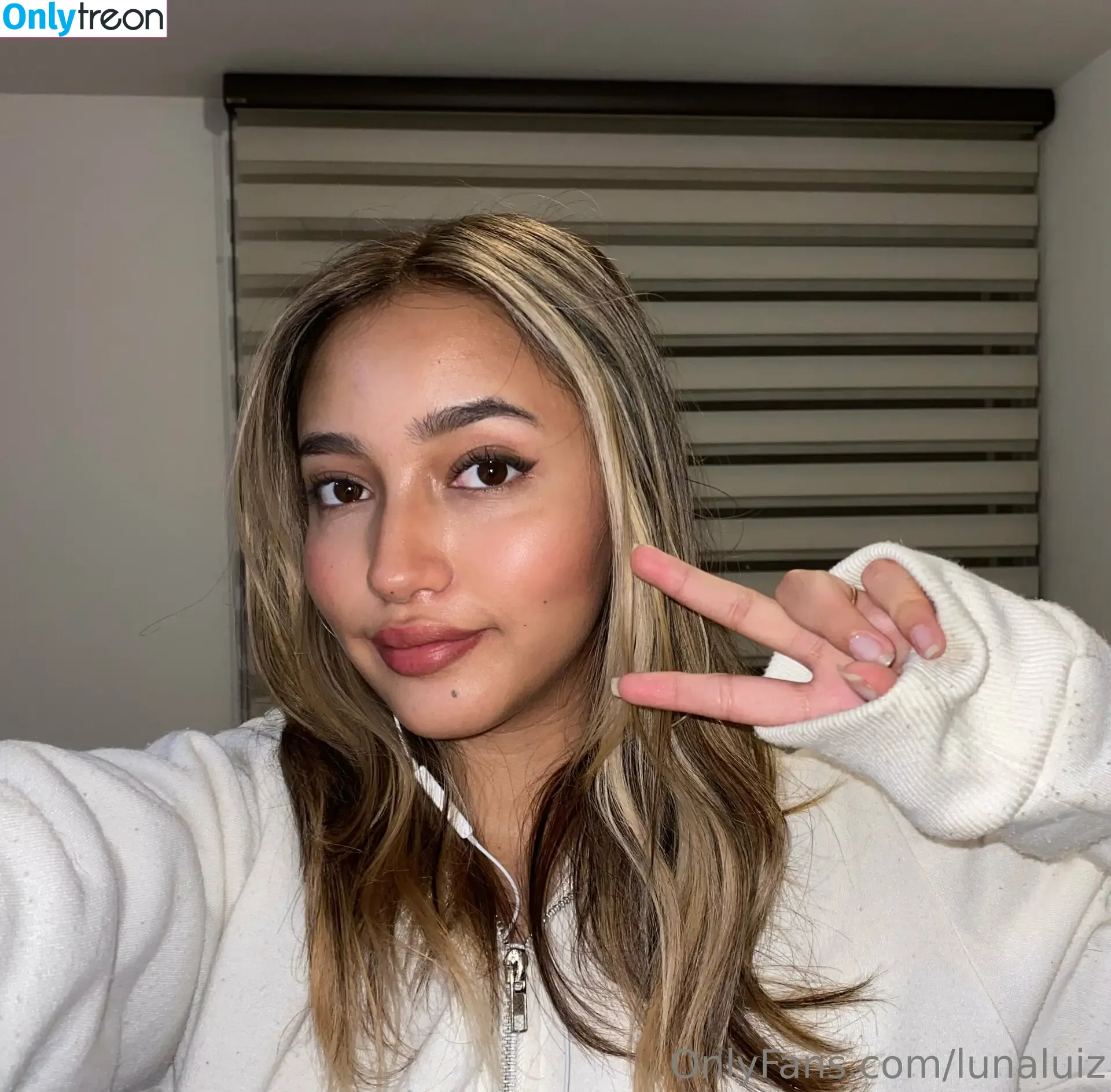 lunaluiz nude photo #0015 (lunaluiz)
