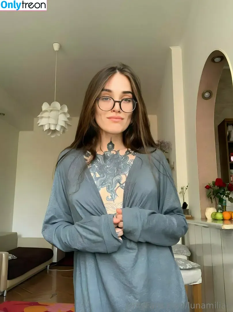 lunamilian nude photo #0031 (lunamilian)