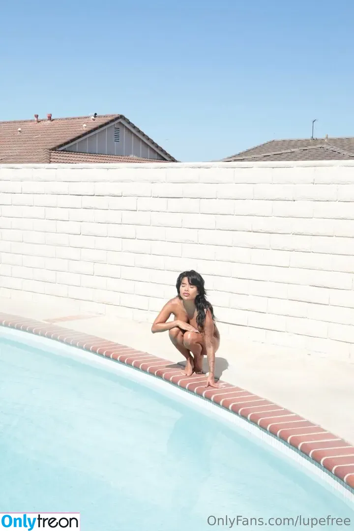 lupefree nude photo #0034 (lupefuentes)