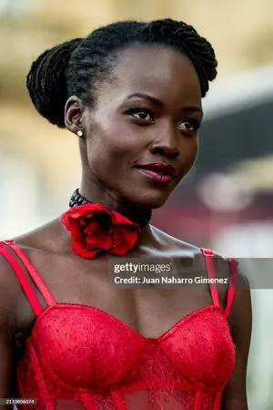 Lupita Nyong'o / lupitanyongo фото голая #0055
