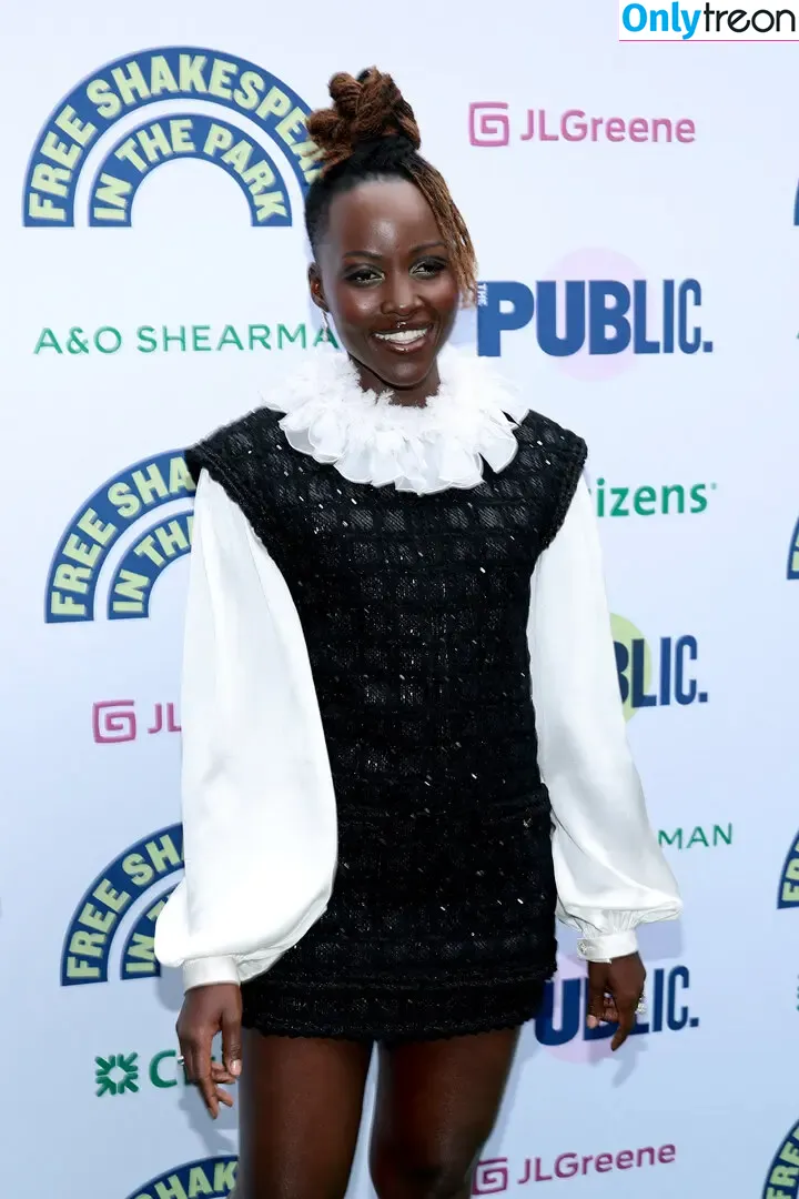 Lupita Nyong'o голая photo #0122 (lupitanyongo)