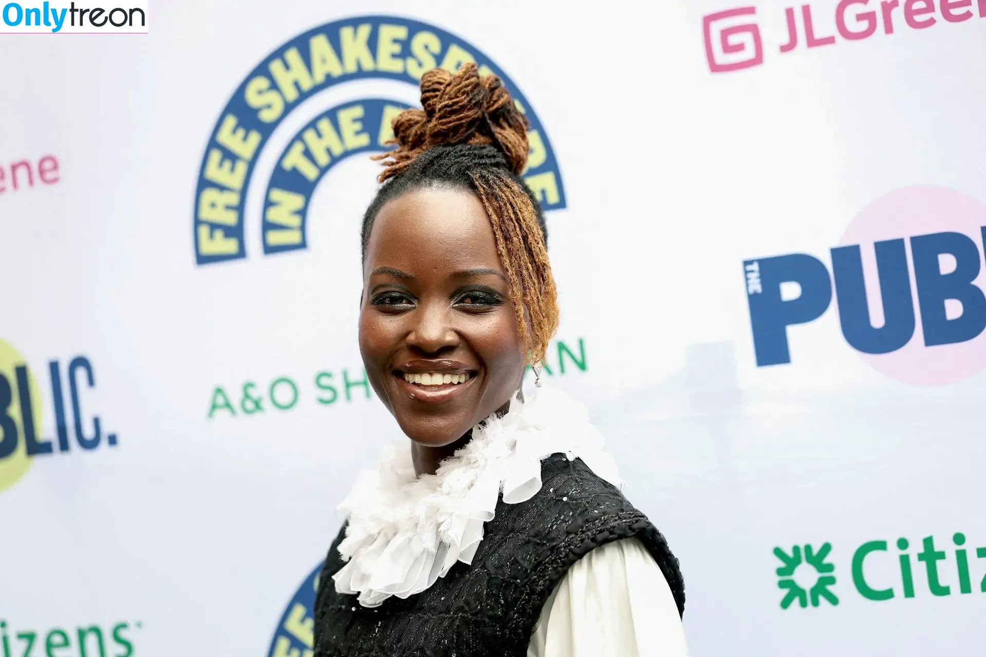 Lupita Nyong'o голая photo #0134 (lupitanyongo)