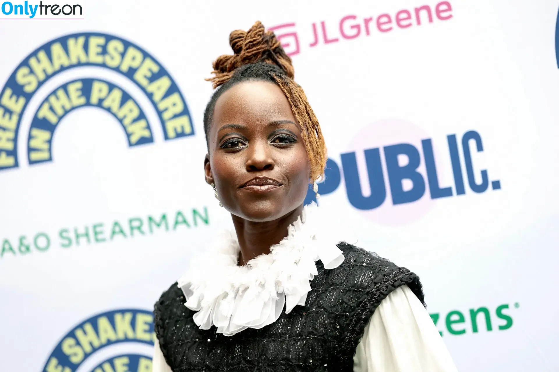 Lupita Nyong'o голая photo #0135 (lupitanyongo)