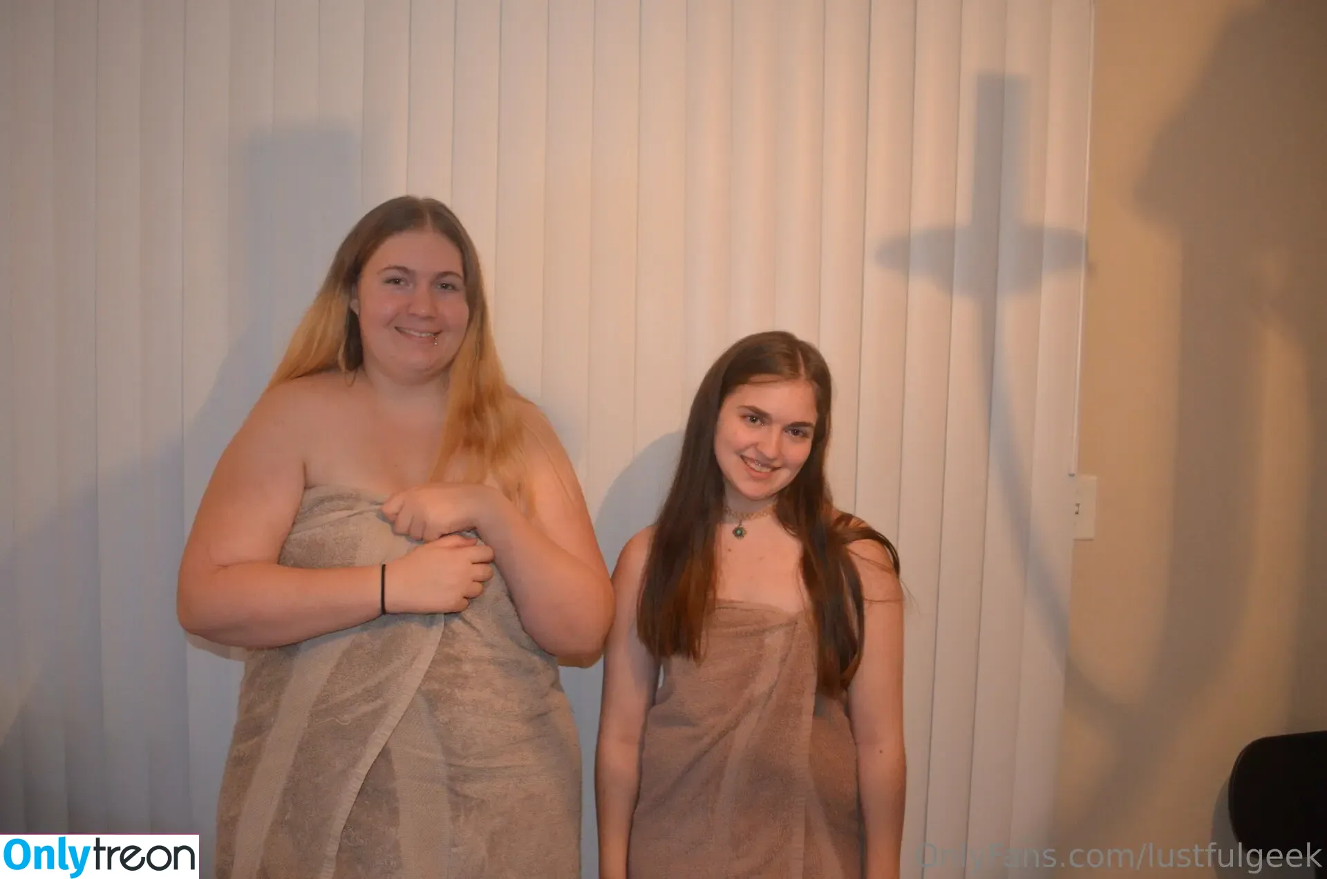 lustfulgeek голая photo #0326 (14_a_c_14 / abbyandcourtney)