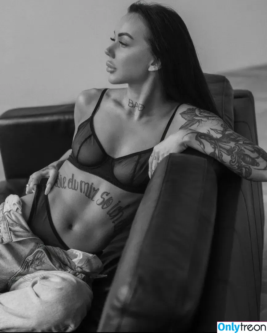 Luuly голая photo #0117 (lluulydavis / luulymach)