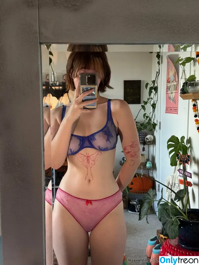 Luvliii nude photo #0179 (meatloafyyy / shmeatloafyyy)