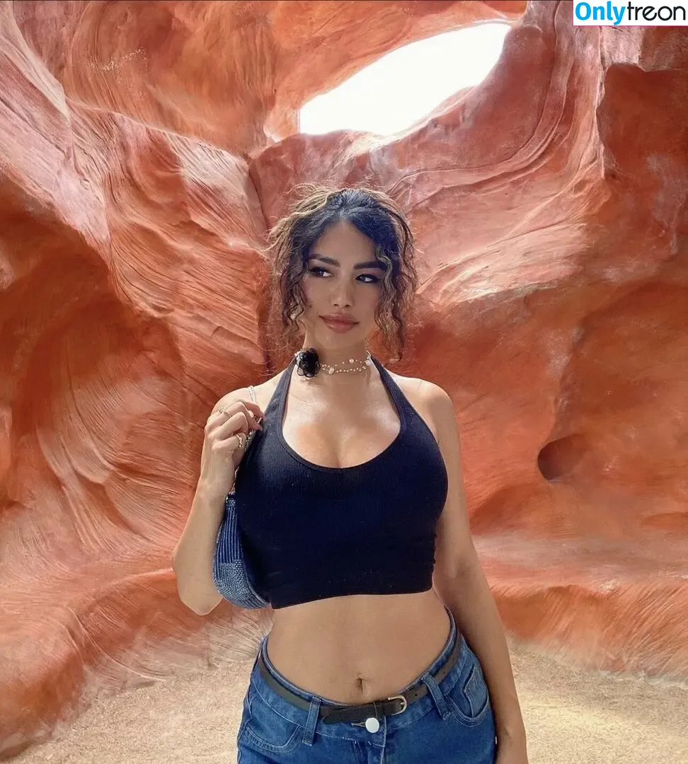 Lydddy nude photo #0005 (Aznbarbiex7x / lyddz)