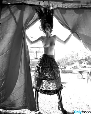 Lydia Hearst / lydiahearst nude photo #0024