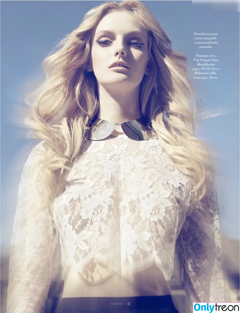 Lydia Hearst nude photo #0037 (lydiahearst)