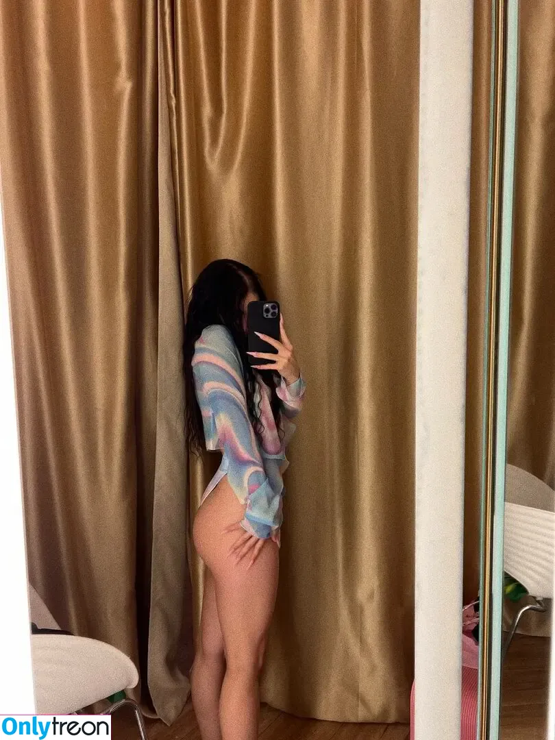 lyna_com nude photo #0009 (lyna_com2000 / lynatel)